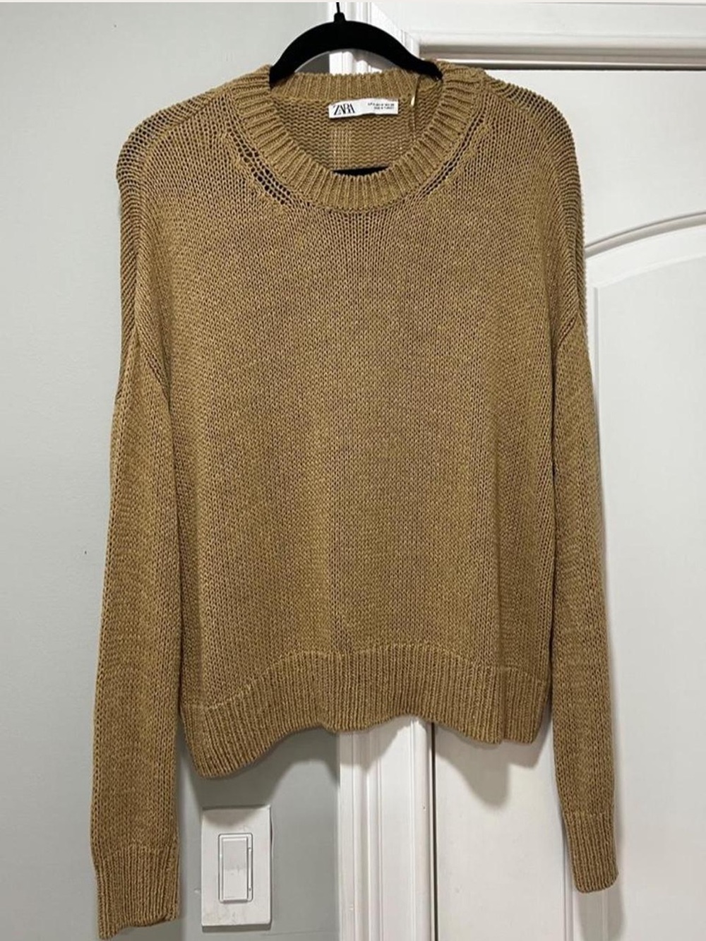 Zara Women's Crewneck Sweater in Camel Brown